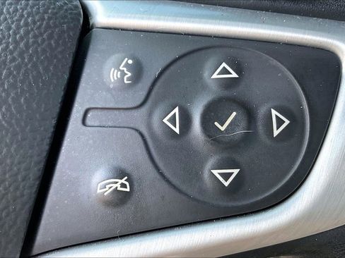 Used 2020 GMC Terrain SLE w/ Driver Convenience Package image 11