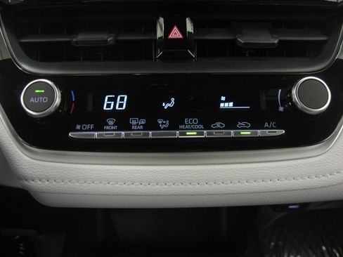 Certified 2024 Toyota Corolla SE image 14