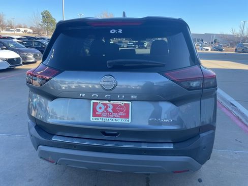 Used 2023 Nissan Rogue SV image 7
