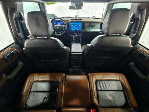 Used 2023 Ford Bronco Outer Banks w/ Sasquatch Package AWD/4WD image 32