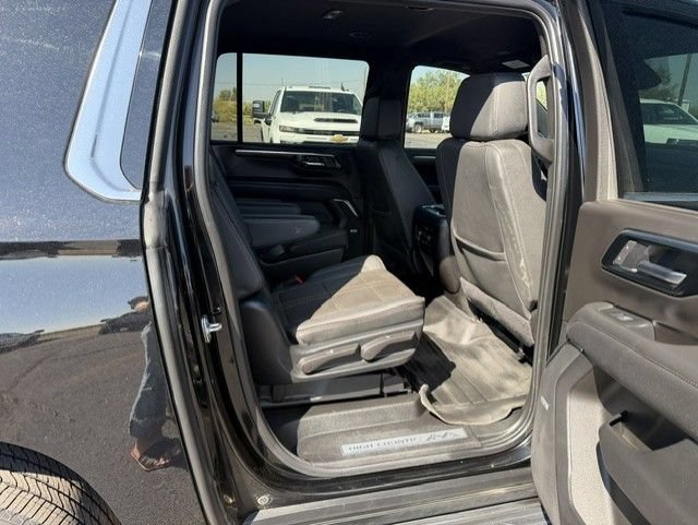 Used 2025 Chevrolet Suburban High Country AWD/4WD image 22