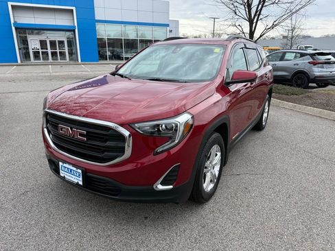 Used 2020 GMC Terrain SLE w/ Driver Convenience Package image 9