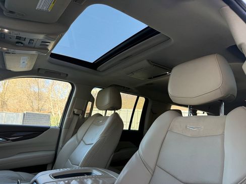 Used 2015 Cadillac Escalade ESV Premium RWD image 33