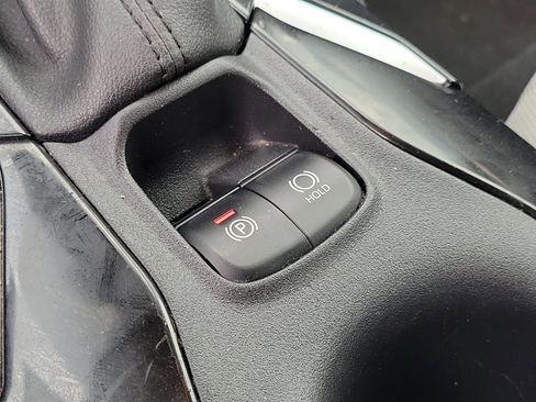 Used 2020 Toyota Corolla L image 30