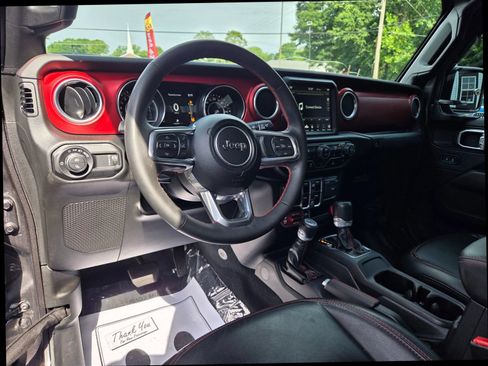 Used 2023 Jeep Gladiator Rubicon w/ LED Lighting Group AWD/4WD image 15