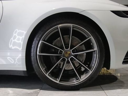 Used 2020 Porsche 911 Carrera RWD image 36