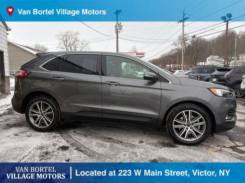 Used 2022 Ford Edge Titanium image 5