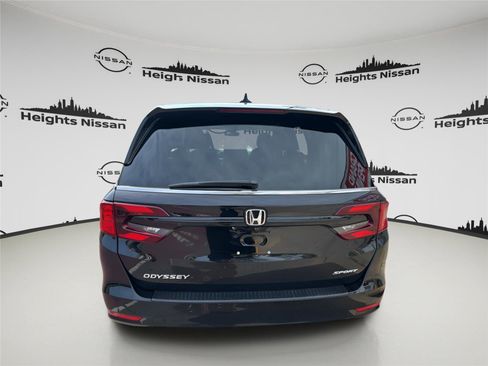 Used 2024 Honda Odyssey Sport image 4