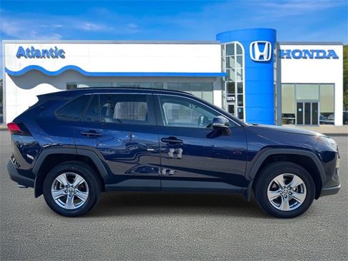 Used 2022 Toyota RAV4 XLE image 4