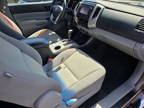 Used 2014 Toyota Tacoma 4x4 Access Cab V6 w/ SR5 Package image 37