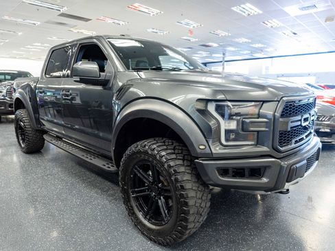 Used 2018 Ford F150 Raptor w/ Equipment Group 802A Luxury AWD/4WD image 4