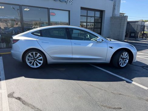 Used 2018 Tesla Model 3 Long Range RWD image 9