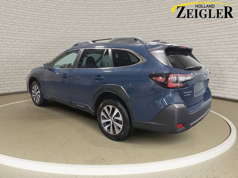 Used 2025 Subaru Outback Premium AWD/4WD image 7