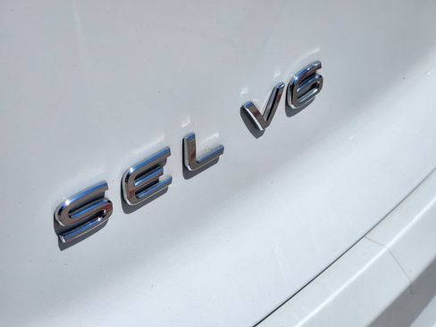 Used 2022 Volkswagen Atlas Cross Sport SEL R-Line AWD/4WD image 18