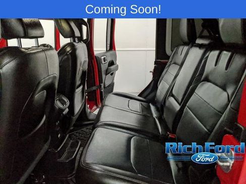 Used 2023 Jeep Wrangler Unlimited Sahara image 17