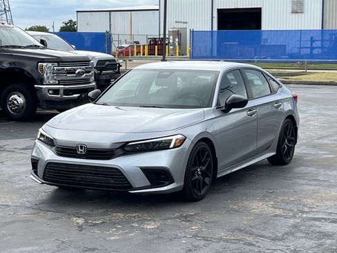 Used 2022 Honda Civic Sport image 3