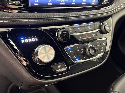 New 2027 Chrysler Pacifica Select FWD image 38