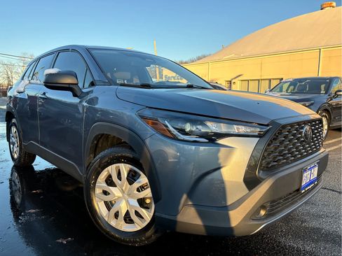 Used 2023 Toyota Corolla Cross L image 2