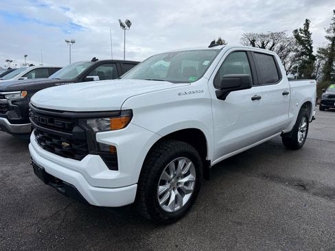 Used 2022 Chevrolet Silverado 1500 Custom image 2