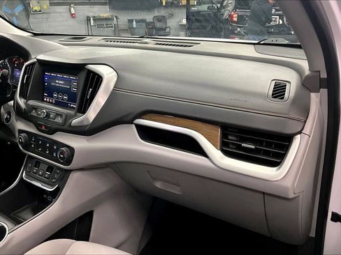 Used 2020 GMC Terrain SLE FWD image 19