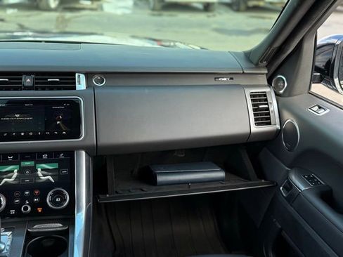 Used 2022 Land Rover Range Rover Sport HST image 33