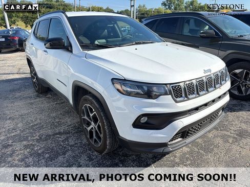 Used 2024 Jeep Compass Latitude AWD/4WD image 1