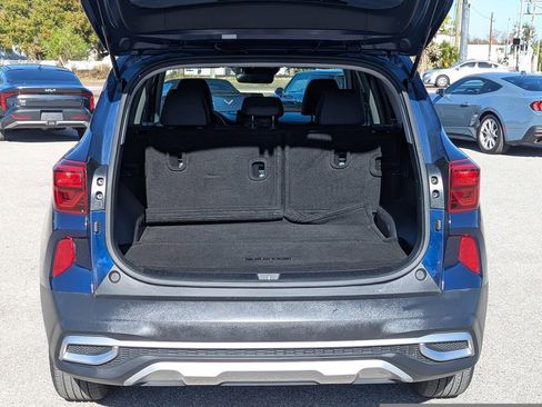 Certified 2021 Kia Seltos EX image 8