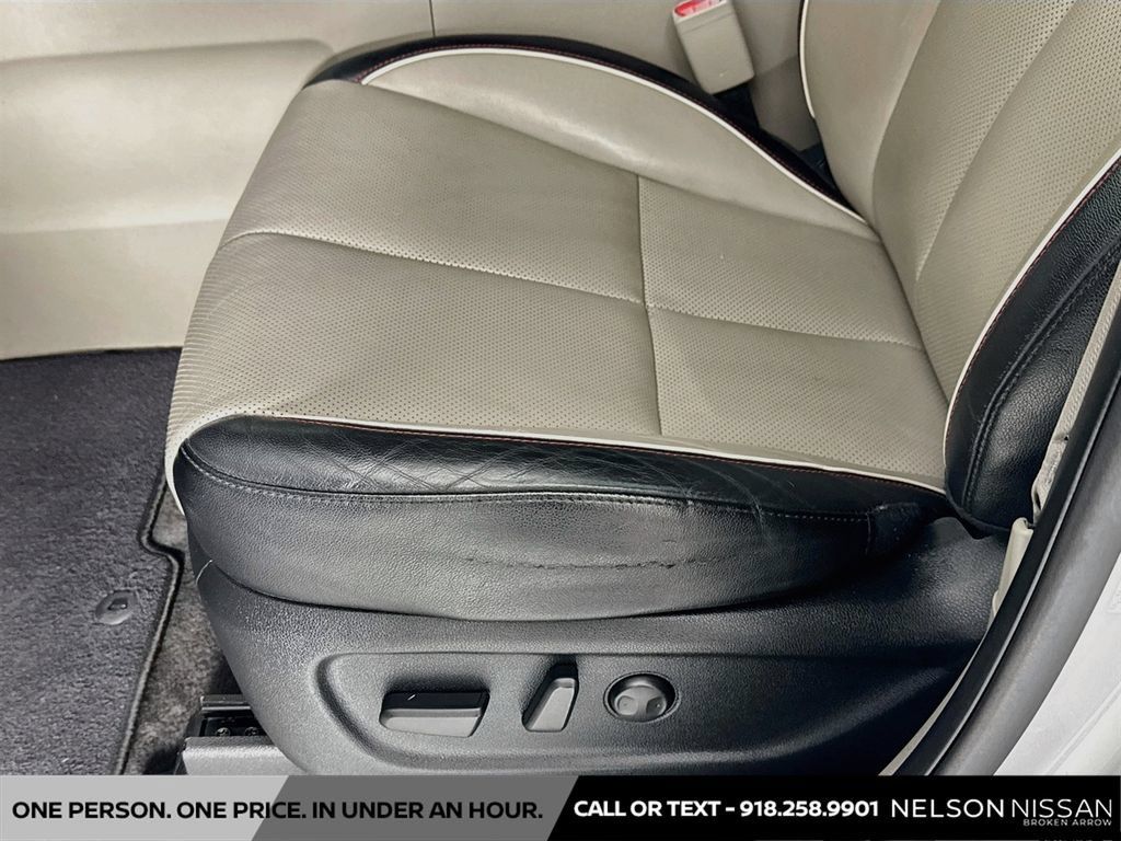 Used 2021 Kia Sedona EX FWD image 18