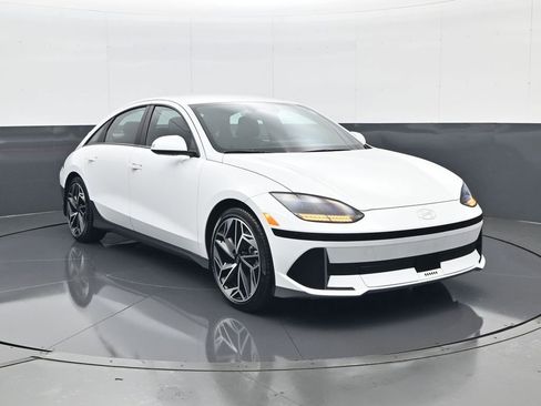 Certified 2023 Hyundai Ioniq 6 SEL image 3