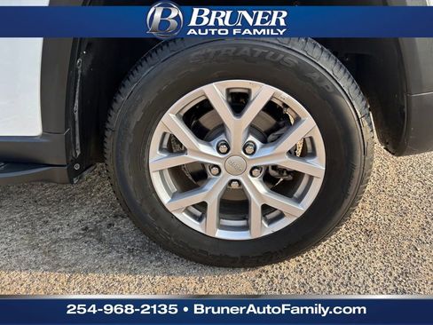 Used 2022 Jeep Grand Cherokee Limited image 9