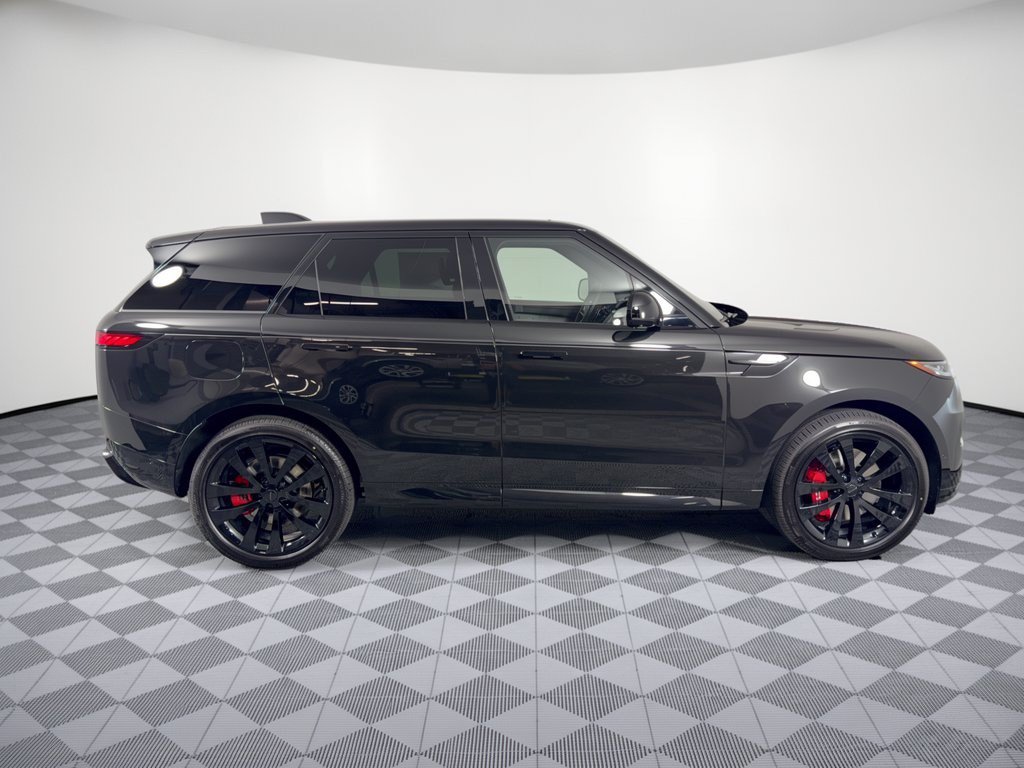 New 2027 Land Rover Range Rover Sport Dynamic SE AWD/4WD image 8