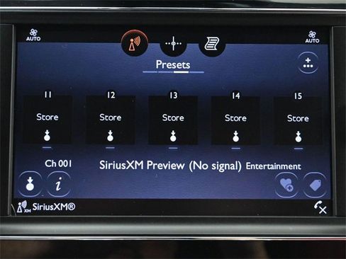 Used 2018 Bentley Bentayga image 44