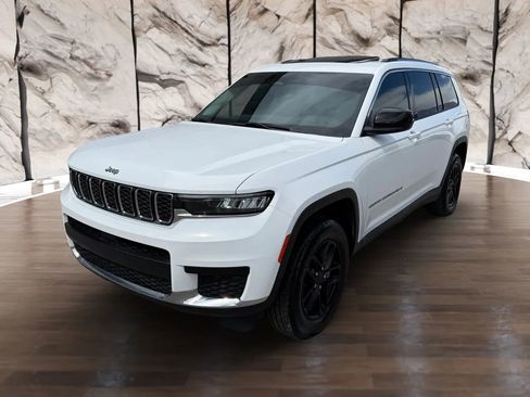 Used 2023 Jeep Grand Cherokee L Laredo w/ Trailer Tow Group (B) AWD/4WD image 9