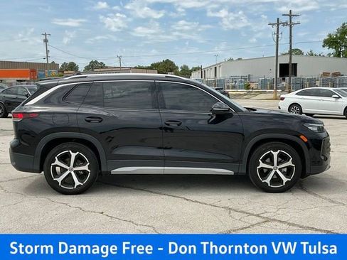New 2026 Volkswagen Tiguan SE FWD image 2