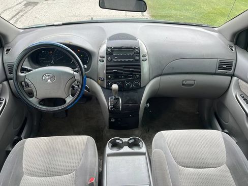 Used 2007 Toyota Sienna LE FWD image 18
