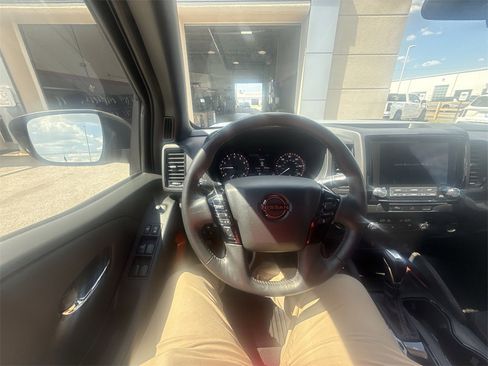 Used 2024 Nissan Frontier PRO-4X w/ Technology Package image 14