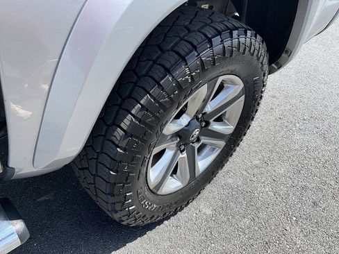 Used 2017 Toyota Tacoma Limited w/ Tow Package AWD/4WD image 40