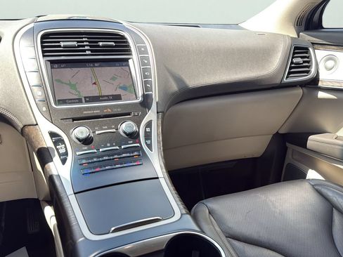 Used 2019 Lincoln Nautilus Reserve w/ Ultimate Package FWD image 19