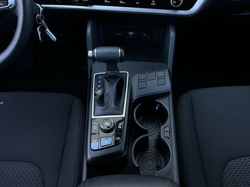 Used 2025 Kia Sportage LX image 14