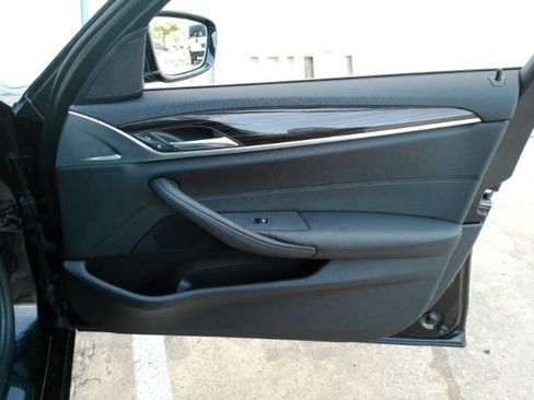 Used 2019 BMW 530i w/ Convenience Package RWD image 20