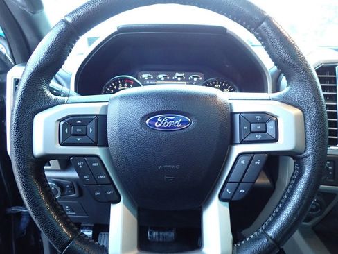 Used 2016 Ford F150 Lariat image 30