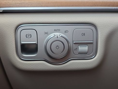 Used 2026 Mercedes-Benz GLS 450 4MATIC image 28