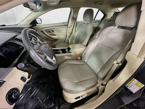 Used 2015 Ford Taurus SE FWD image 25