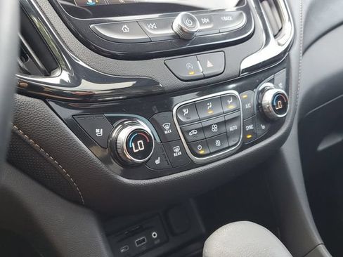 Certified 2023 Chevrolet Equinox Premier AWD/4WD image 34