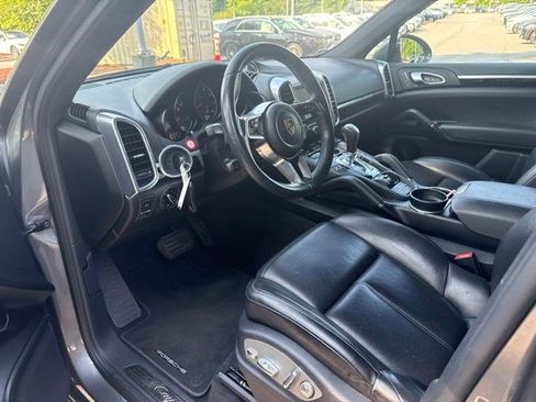 Used 2016 Porsche Cayenne AWD/4WD image 16
