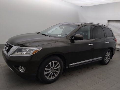 Used 2015 Nissan Pathfinder SL w/ SL Tech Package FWD image 2