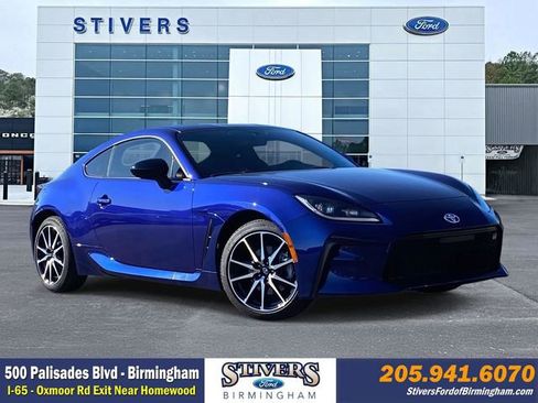 Used 2025 Toyota GR86 image 1