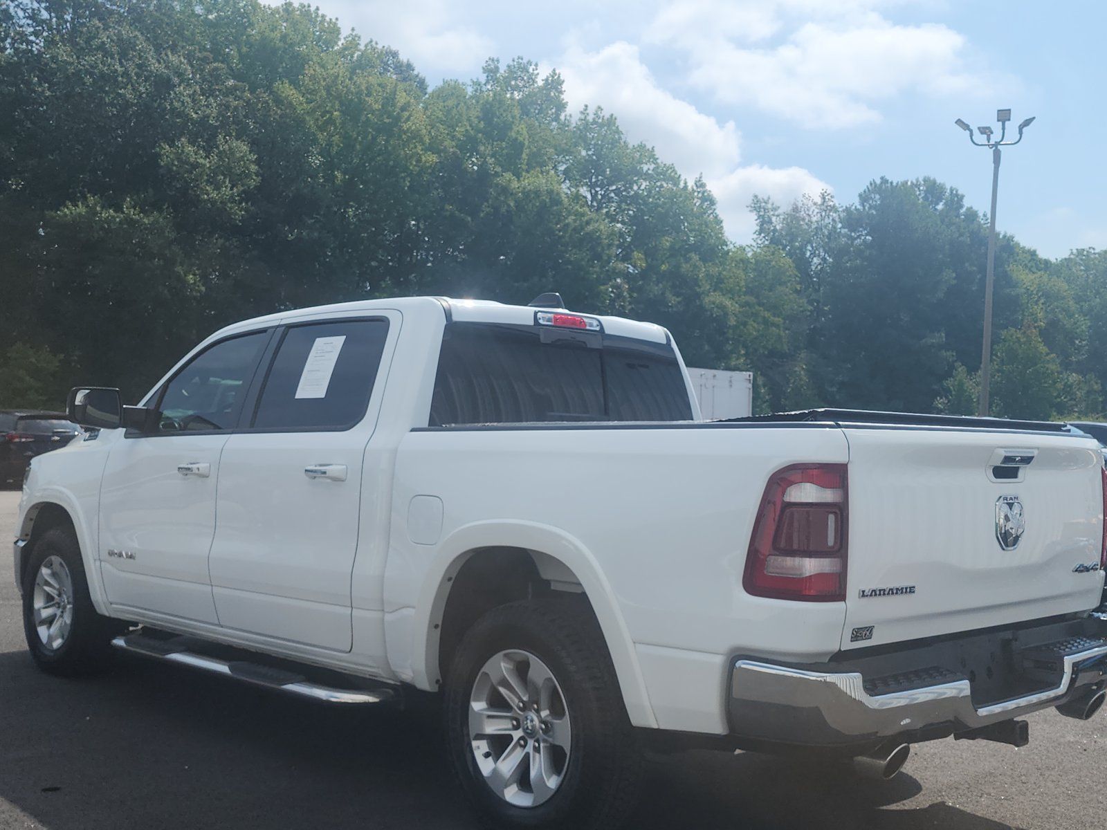 Used 2022 RAM 1500 Laramie AWD/4WD image 3