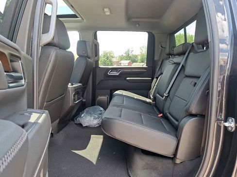 New 2025 GMC Sierra 2500 Denali w/ Denali Reserve Package image 6