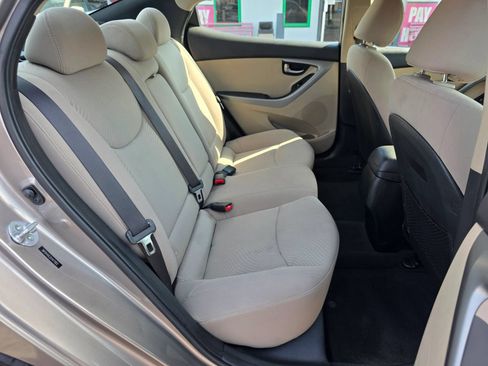 Used 2014 Hyundai Elantra SE FWD image 11